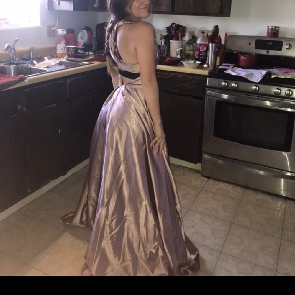 beautiful prom dress!